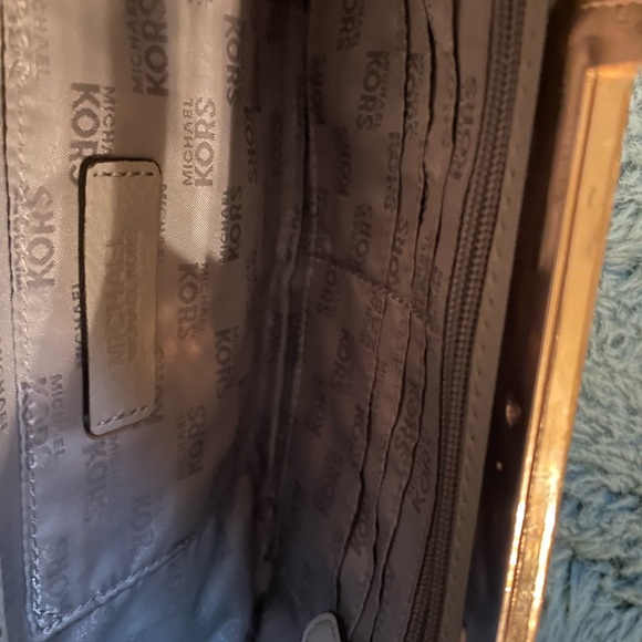 Michael Kors grey magnet clutch - Picture 6 of 7